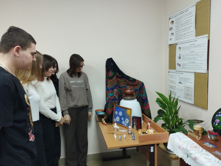 Народные промыслы Центральной России.